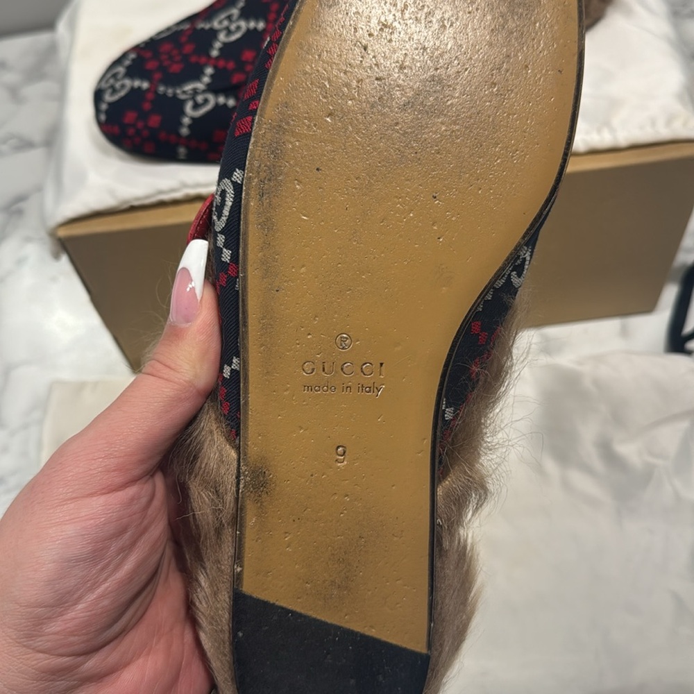 Gucci signature slippers - Picture 2 of 3